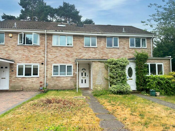 4 Bedroom Terraced House To Rent In Cheviot Close, Camberley, Surrey, GU15