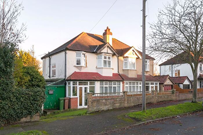 3 Bedroom Semi Detached House For Sale In Mount Park, Carshalton, SM5