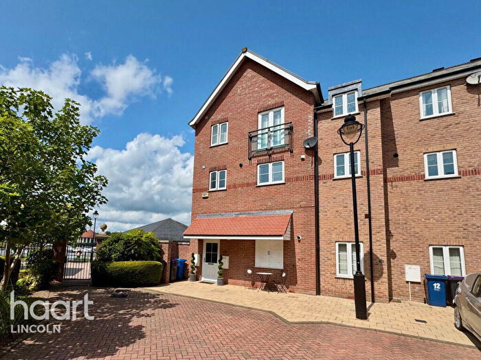 3 Bedroom Town House To Rent In Marine Walk, Lincoln, LN1