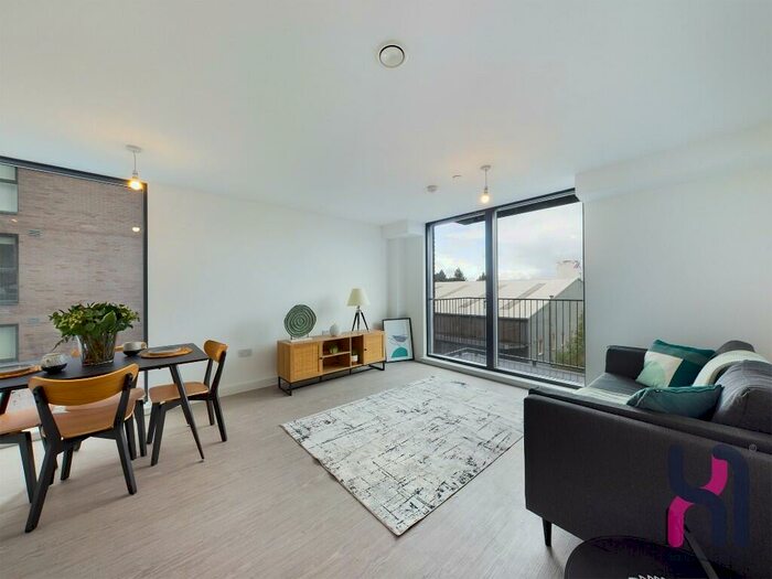 2 Bedroom Apartment To Rent In Oldfield Road, Manchester, Greater Manchester, M5