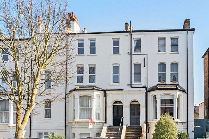 2 Bedroom Flat To Rent In Rosendale Road, West Dulwich, London, SE21