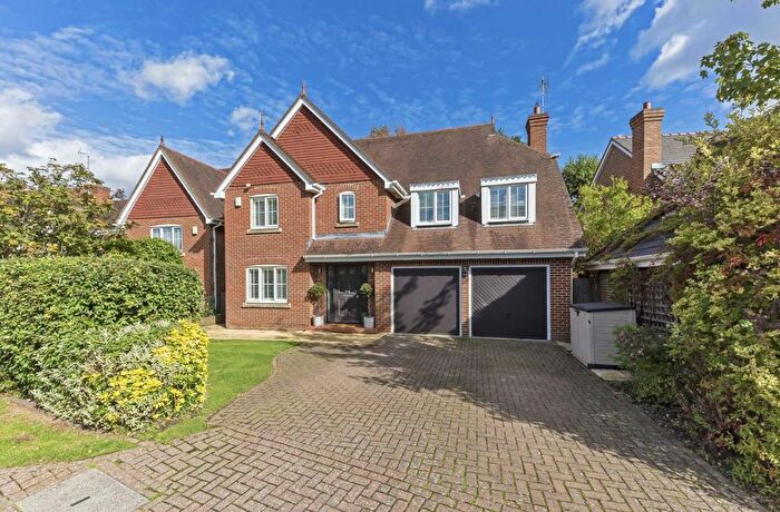 4 Bedroom Detached House To Rent In Lower Sand Hills, Long Ditton, Surbiton, KT6