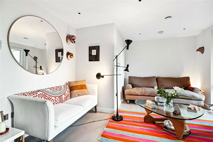 2 Bedroom Flat To Rent In The Merchant Building, Wharf Road, N1