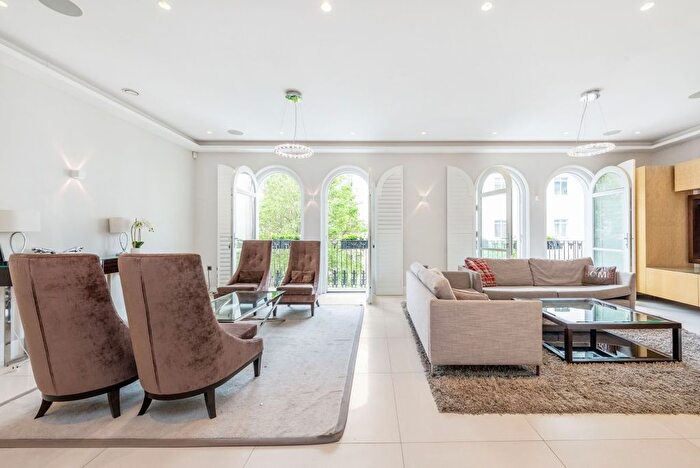 3 Bedroom Flat To Rent In Westbourne Gardens, London, W2