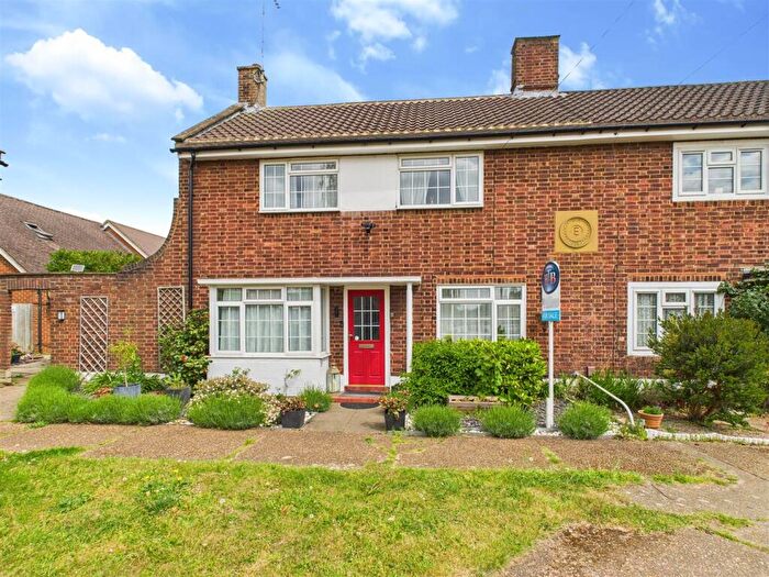 3 Bedroom Semi Detached House For Sale In Douglas Road, Esher, KT10