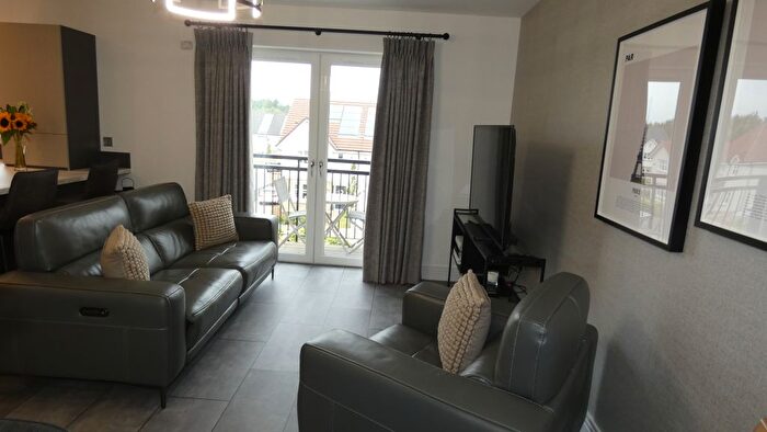 2 Bedroom Flat For Sale In Ferniesyde Court, Falkirk, FK2