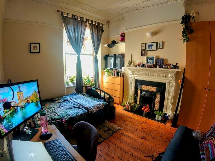 1 Bedroom House To Rent In Mount Gould Road, Plymouth, PL4