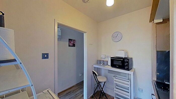 1 Bedroom Flat To Rent In Websters Land, Grassmarket, Edinburgh, EH1