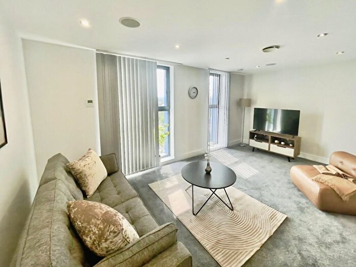 2 Bedroom Flat To Rent In Crown Point Road, Hunslet, Leeds, West Yorkshire, LS10