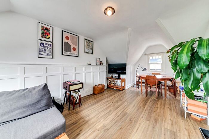 1 Bedroom Flat To Rent In Wickham Road, Beckenham, BR3