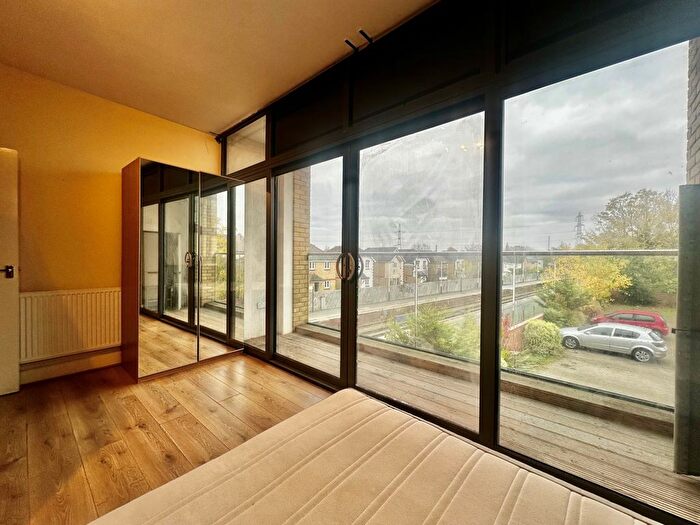1 Bedroom Flat To Rent In Caxton Road, London, SW19
