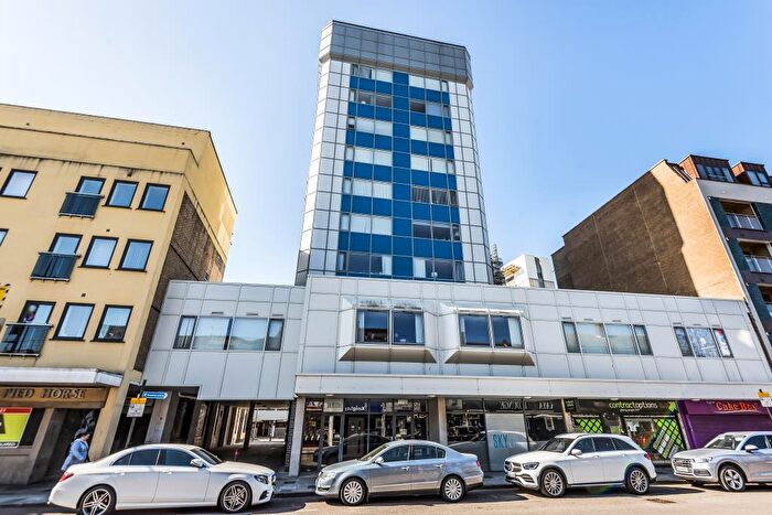 Apartment To Rent In Skyline, Slough, SL1