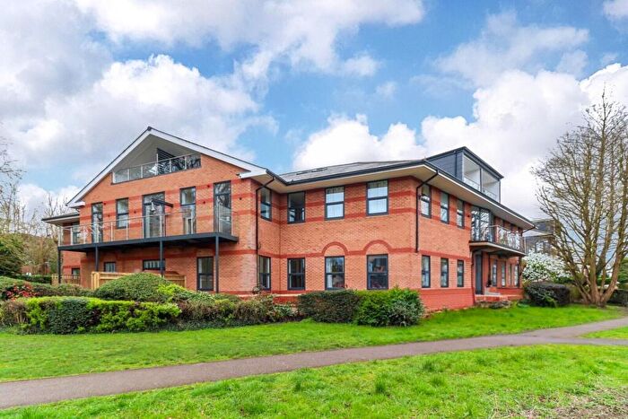1 Bedroom Apartment For Sale In Crosby House, Furlong Road, Bourne End, Buckinghamshire, SL8