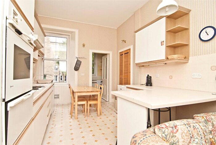 4 Bedroom Flat To Rent In Spottiswoode Street, Edinburgh, EH9