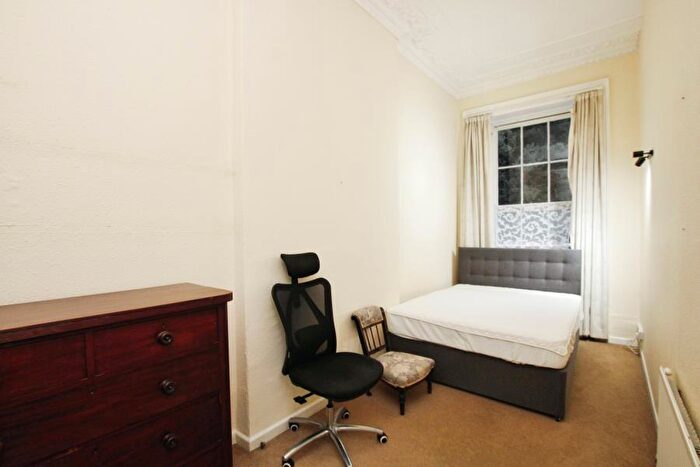 2 Bedroom Flat To Rent In Caledonia Place - Clifton Village, BS8