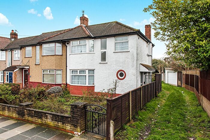 3 Bedroom End Of Terrace House To Rent In Hall Farm Drive, Twickenham, TW2