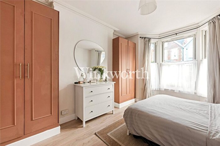 2 Bedroom Flat For Sale In Baronet Road, London, N17