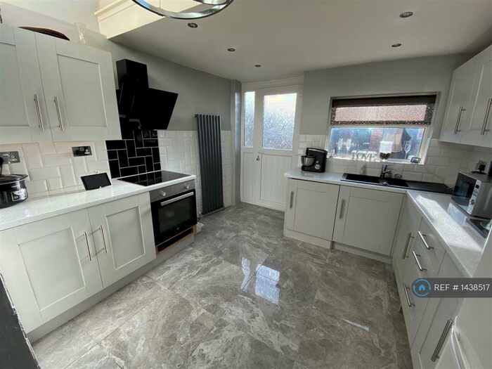 3 Bedroom Terraced House To Rent In North Cliff Road, Conisbrough, Doncaster, DN12