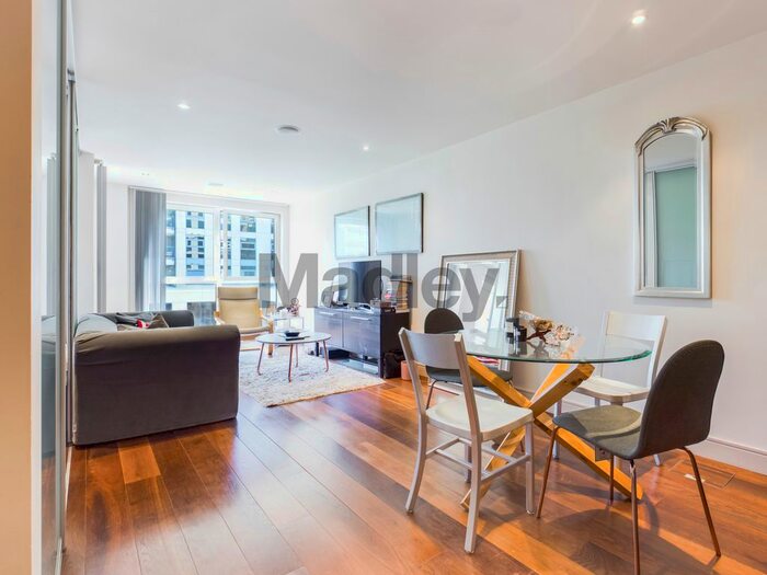 Studio To Rent In Townmead Road, London, SW6