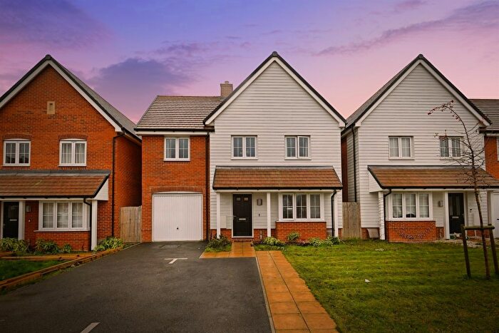 3 Bedroom Detached House For Sale In Pear Tree Orchard, Bapchild, Sittingbourne, ME10