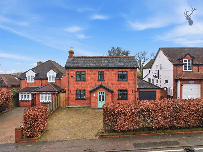 4 Bedroom Detached House To Rent In Coppice Row, Theydon Bois, Epping, CM16