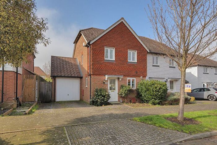 2 Bedroom Semi Detached House For Sale In Langley Way, Kings Hill, ME19