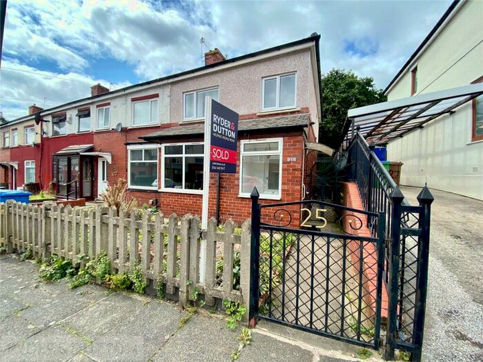 3 Bedroom Town House To Rent In Green Lane, Middleton, Manchester, Greater Manchester, M24