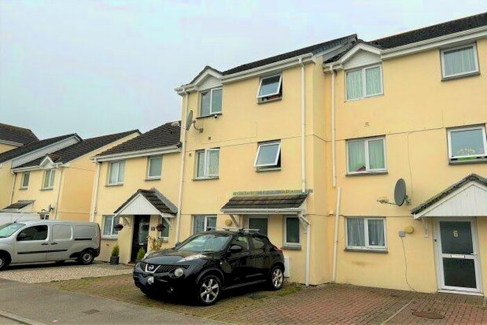 1 Bedroom Flat To Rent In Springfields, St. Austell, PL26
