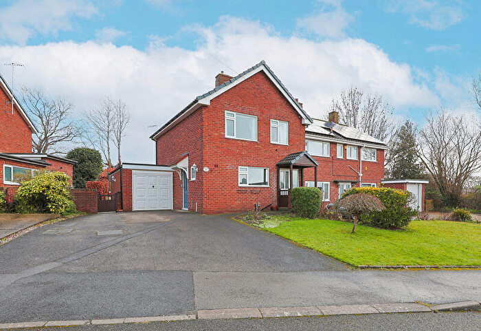 3 Bedroom Semi Detached House For Sale In Peak View Road, Brockwell, Chesterfield, S40