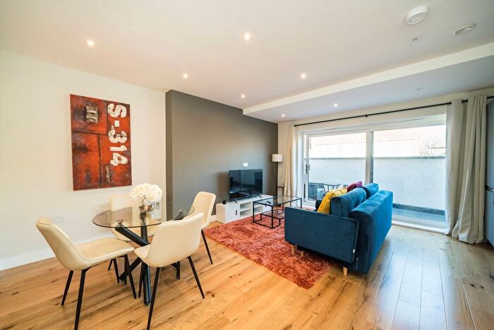 1 Bedroom Flat To Rent In Uxbridge Road, Ealing, W13