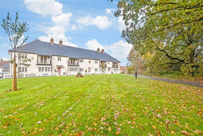 2 Bedroom Flat For Sale In Three Fields Road, Tenterden, Kent, TN30
