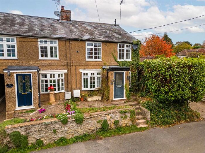 3 Bedroom Cottage For Sale In Upton, Aylesbury, HP17