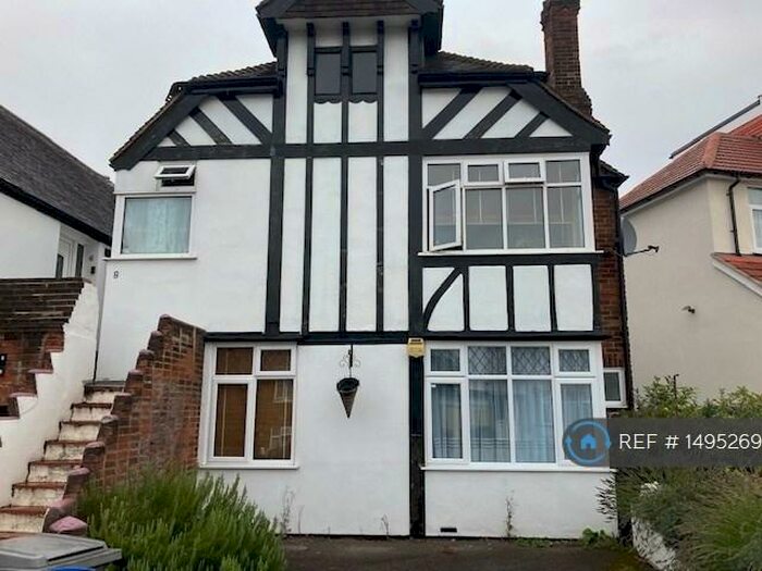 2 Bedroom Flat To Rent In Wakeman's Hill Avenue, London, NW9