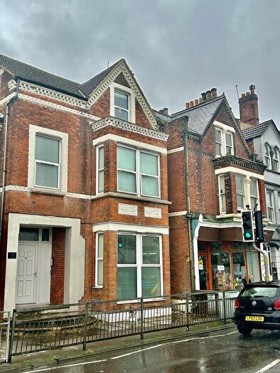 1 Bedroom Flat To Rent In Balmoral Road, Gillingham, ME7