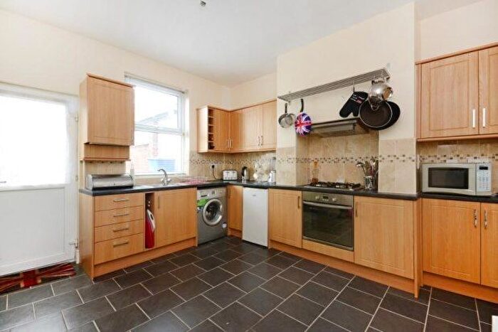 3 Bedroom Terraced House To Rent In Dovercourt Road, Rotherham, S61