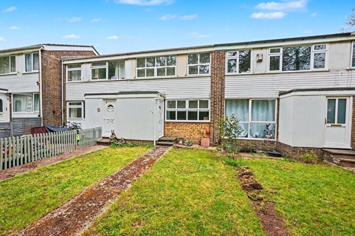 3 Bedroom Terraced House For Sale In Meresborough Road, Rainham, ME8