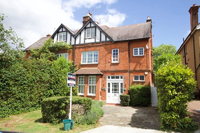 2 Bedroom Flat For Sale In Highfield Road, Northwood, HA6