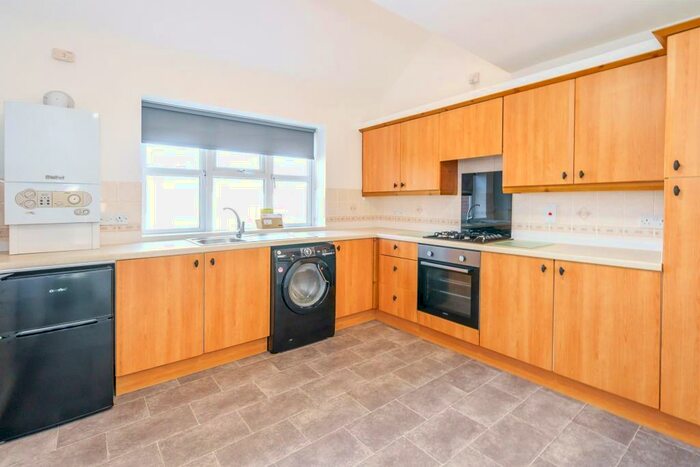 2 Bedroom Maisonette To Rent In Elm Grove, Hayling Island, PO11