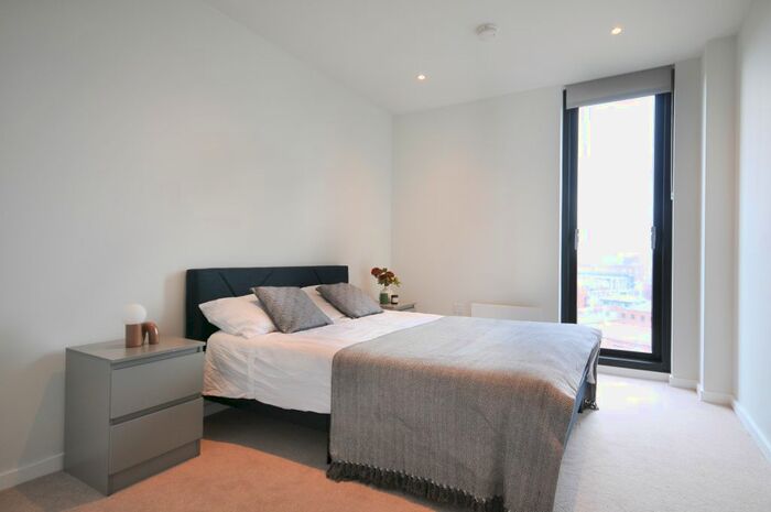 2 Bedroom Flat To Rent In Aspin Lane, Manchester, M4