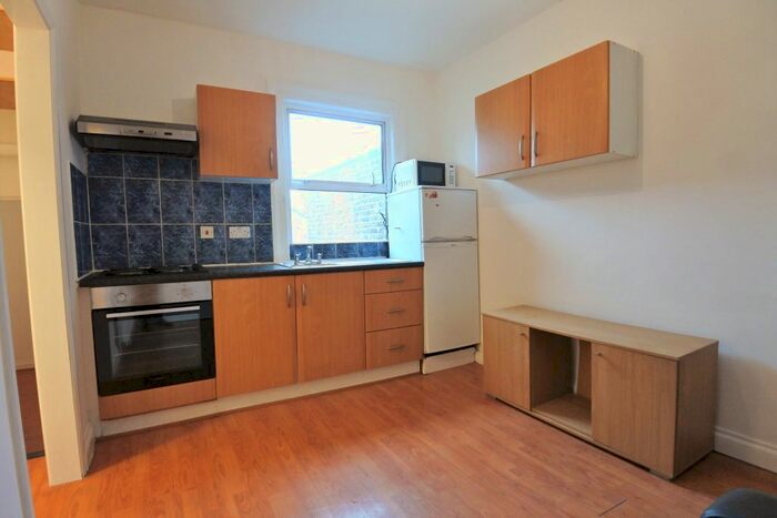 1 Bedroom Flat To Rent In High Road, Willesden, NW10