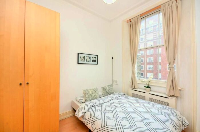 Studio To Rent In Claverton Street, Pimlico, London SW1V