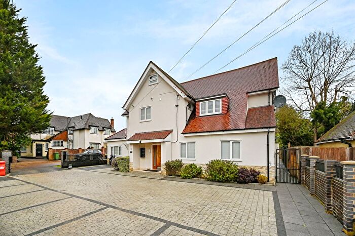 2 Bedroom Flat For Sale In Cloister Wood, Uxbridge Road, Pinner, Greater London, HA5