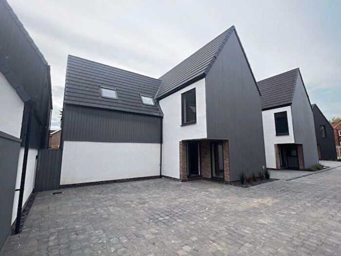 4 Bedroom Detached House For Sale In Louth Road, New Waltham, DN36
