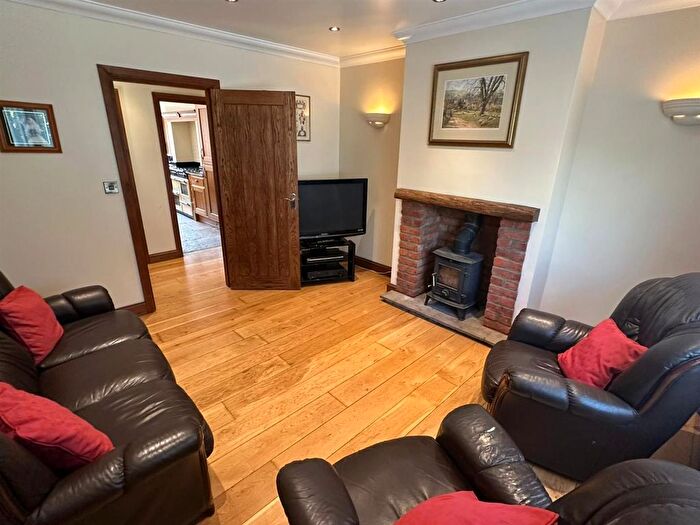 2 Bedroom Bungalow For Sale In Kings Acre Road, Hereford, HR4