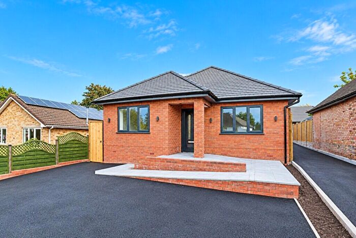 3 Bedroom Detached Bungalow For Sale In Summerfield Road, Bolehall, B77