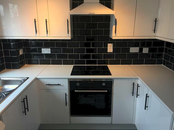 2 Bedroom Flat To Rent In Gidea Close, South Ockendon, RM15