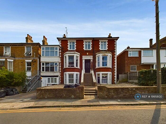1 Bedroom Flat To Rent In Wood Bury, Broadstairs, CT10