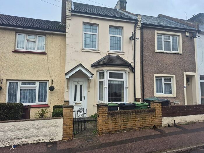 3 Bedroom Terraced House For Sale In Nelson Road, Northfleet, Gravesend, Kent, DA11