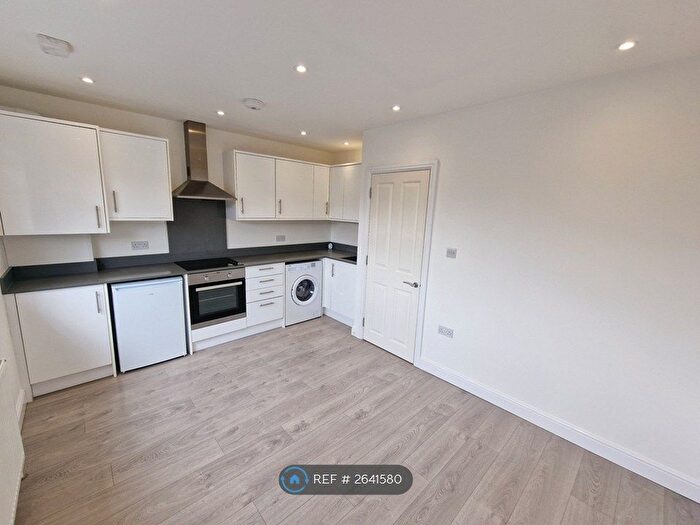 3 Bedroom Detached House To Rent In Uckfield Road, Enfield, EN3