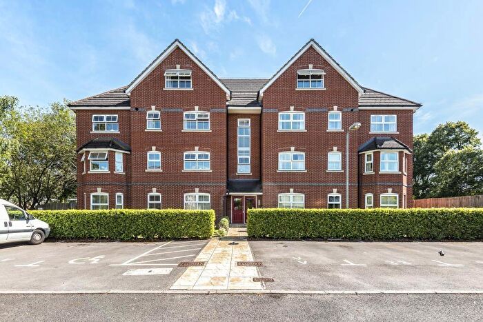 3 Bedroom Apartment For Sale In St. Francis Close, Crowthorne, ., ., RG45